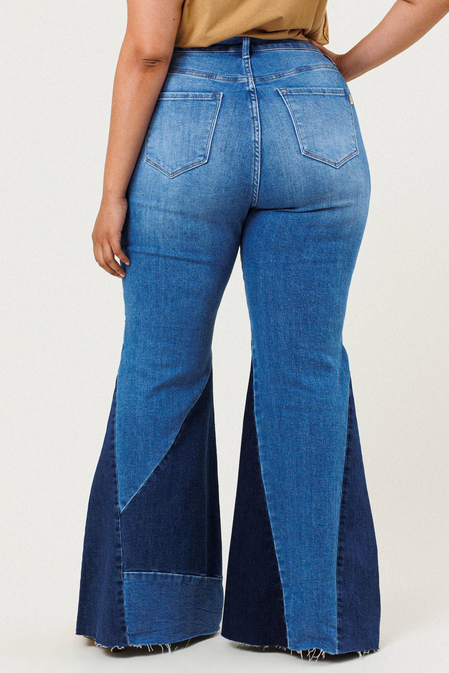 Kenzi Color Block Side Slit Flare Jeans in Plus