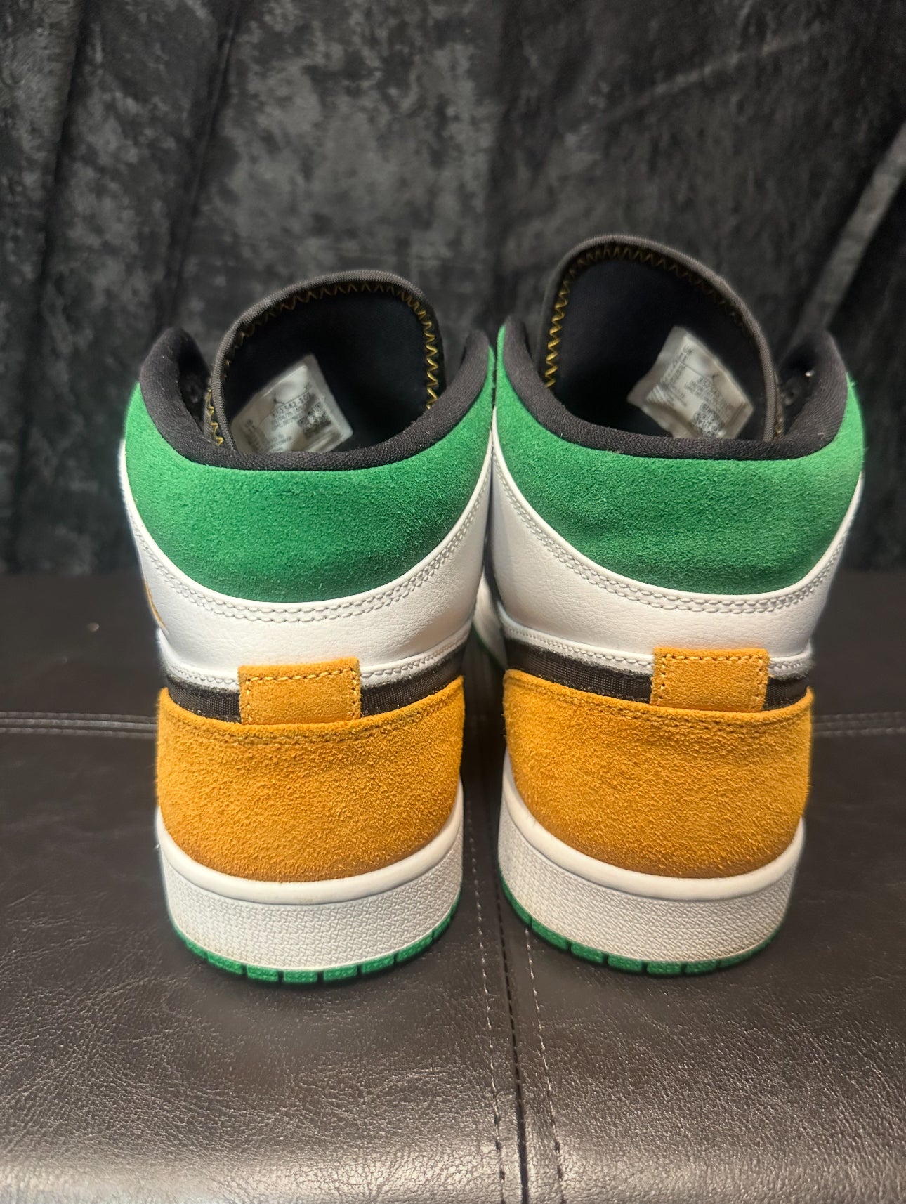 Air Jordan 1 Mid Oakland