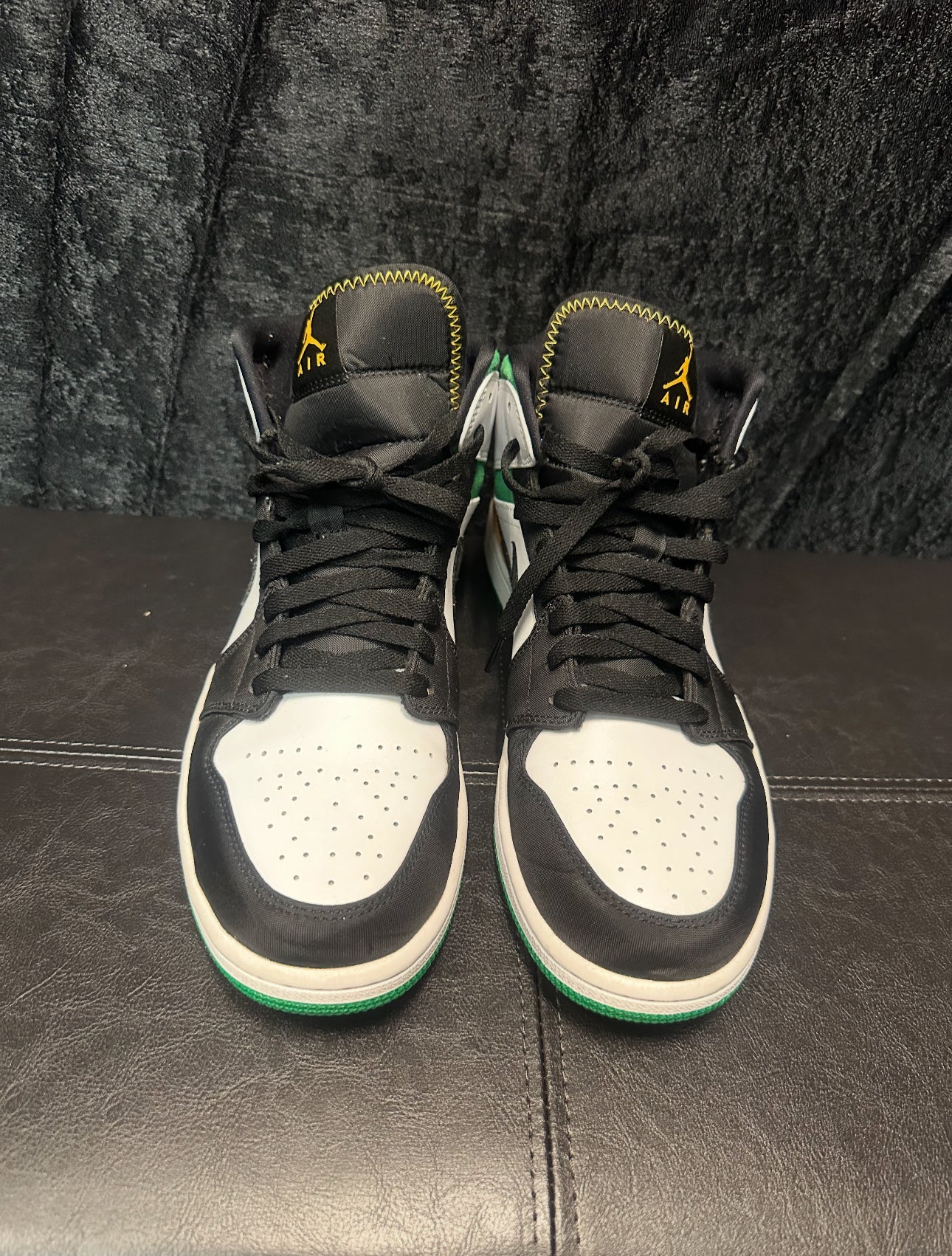 Air Jordan 1 Mid Oakland