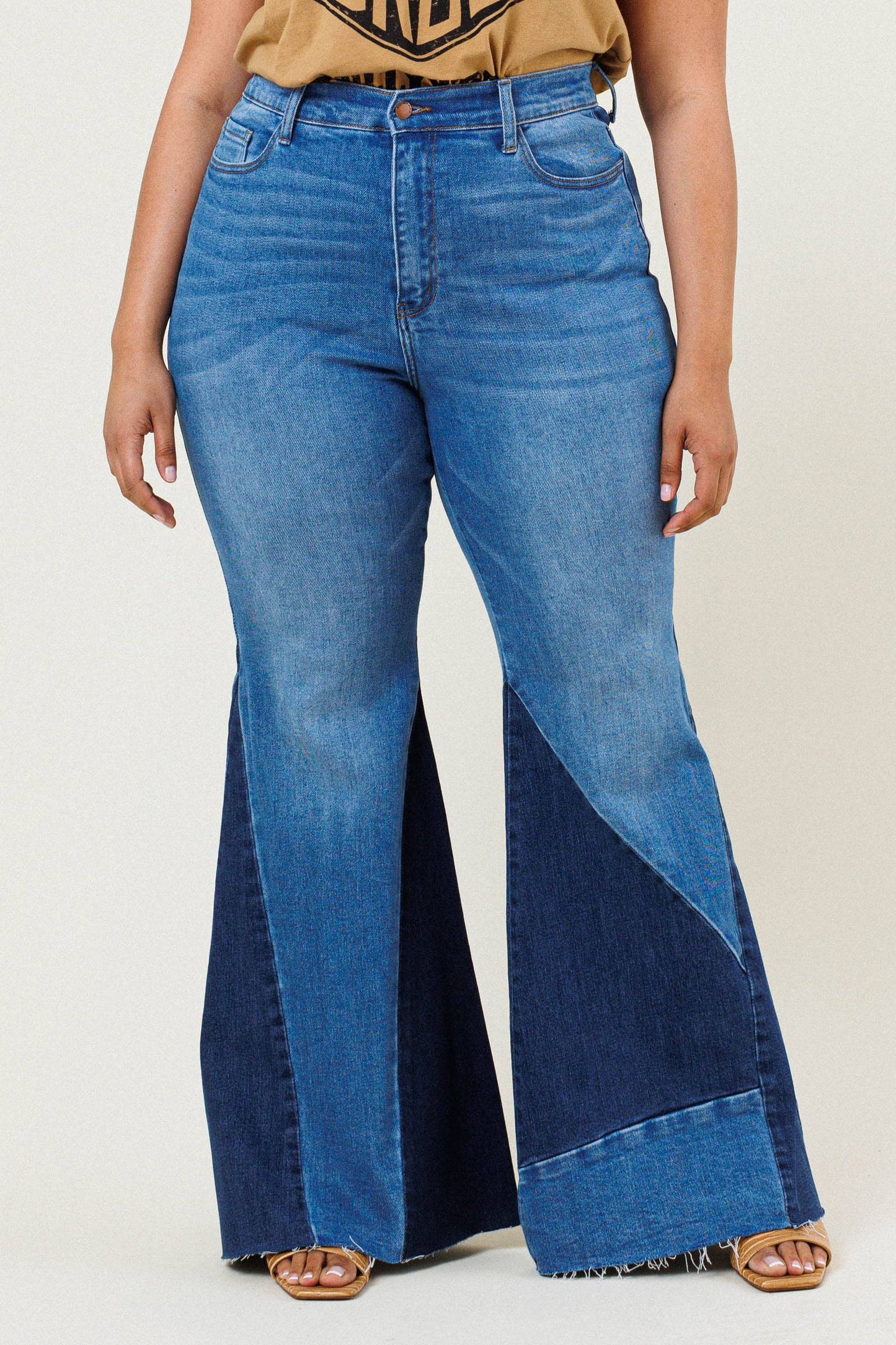 Kenzi Color Block Side Slit Flare Jeans in Plus