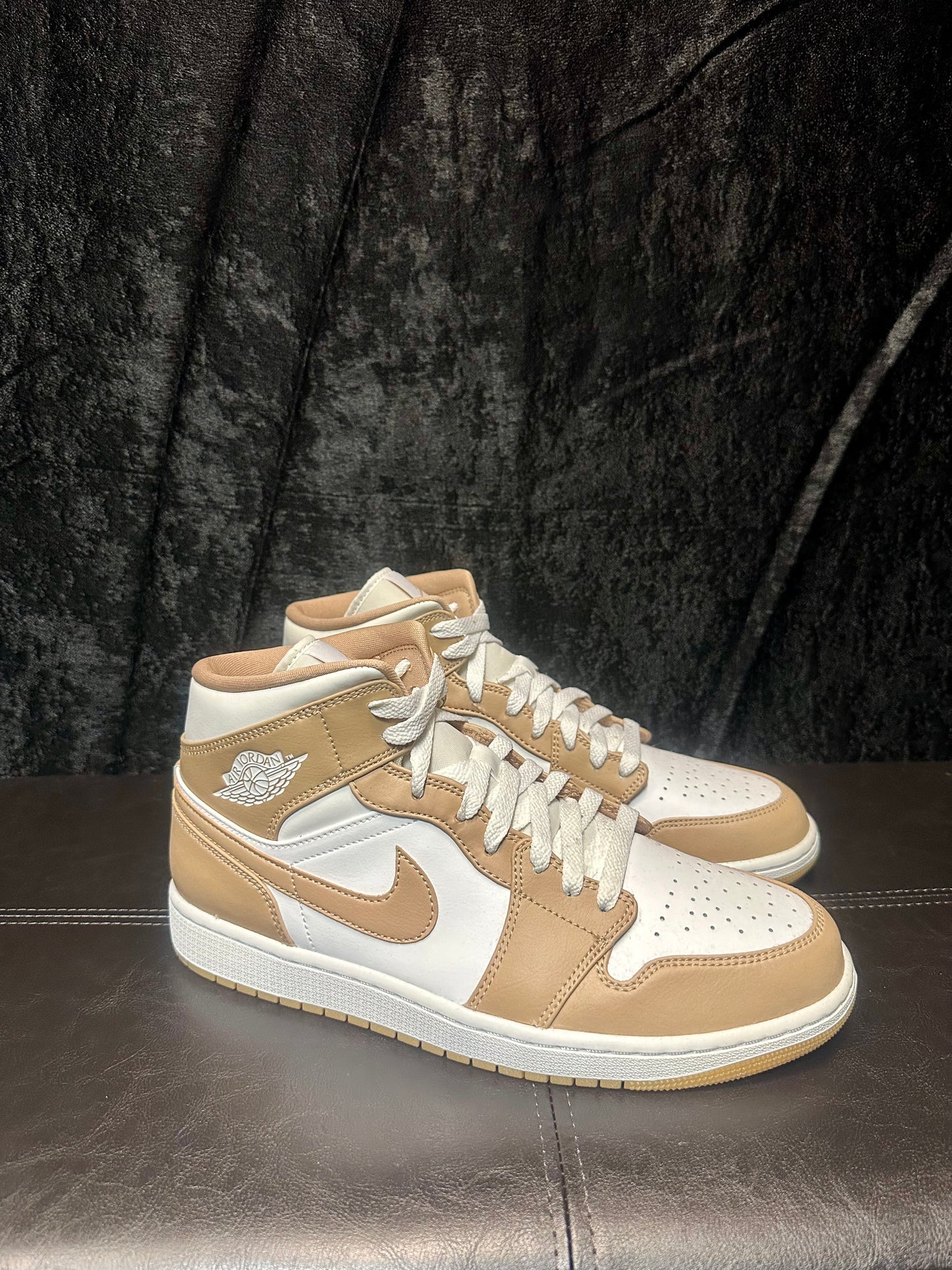 Air Jordan 1 Mid Tan Gum